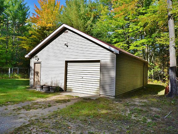5th image of 4045 Wolf Lake Dr