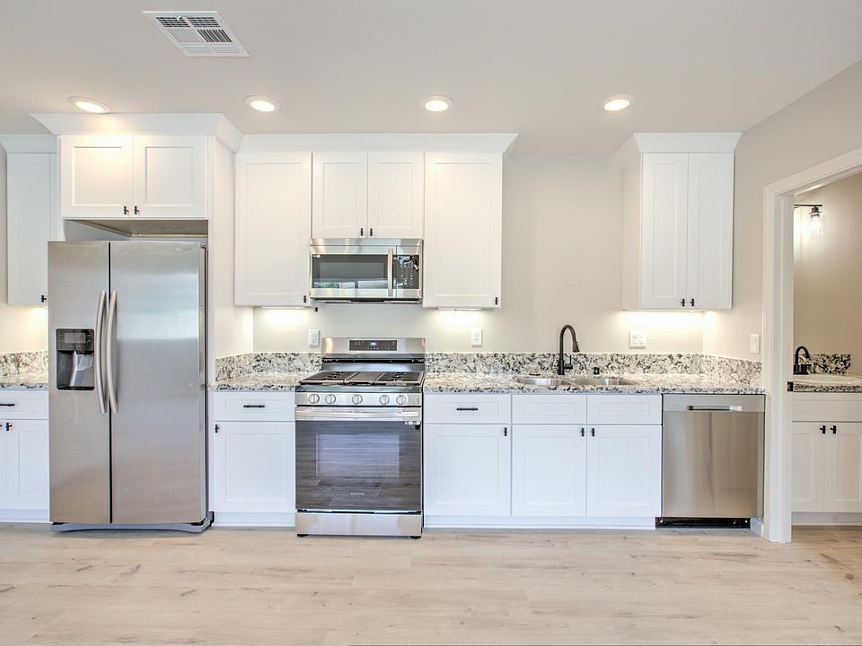 1st image of 11842 Beverly Ct #2