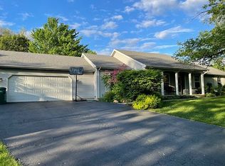 31192 Daniels Dr, Genoa, IL 60135