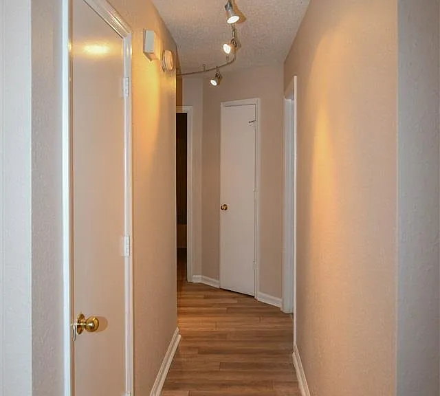 106 Vistawood Ct — Photo 10