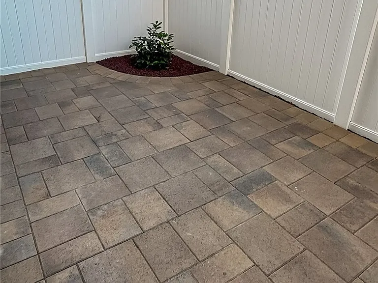 40247 Birchfield Dr — Photo 26