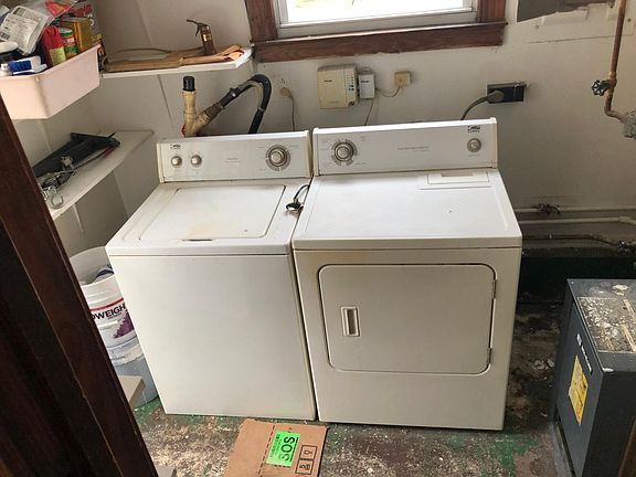 4th image of 114 Dinsmore Ave