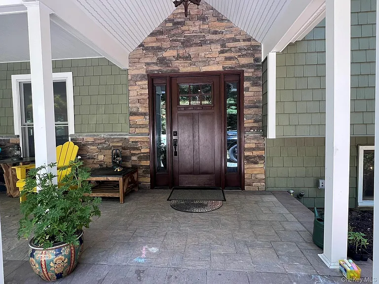 23 Craig Dr — Photo 2