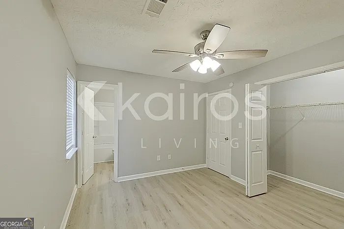 320 Deerpark Dr — Photo 15