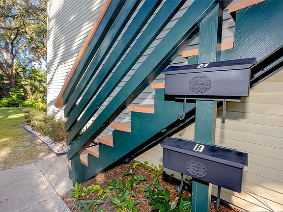 4th image of 1303 S MOODY AVENUE