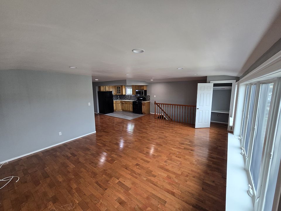 1st image of 145-28 Frankton St