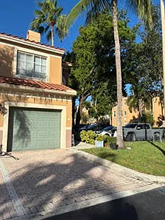 2 bed, 2.5 bath, 1401 sqft, $6,400 — Photo 2