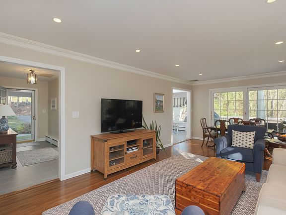 Large and bright living room