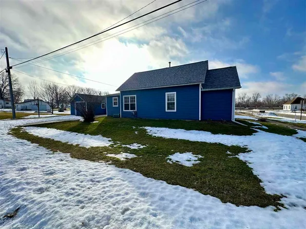 1309 3rd Ave, Belle Plaine, IA 52208
