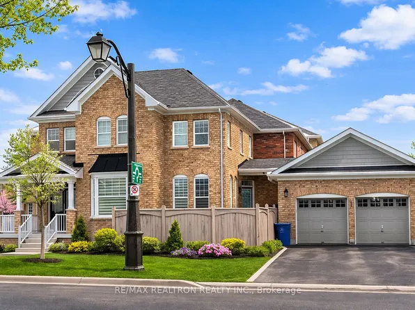 285 W Lawn Cres, Whitchurch Stouffville, ON L4A 1X3