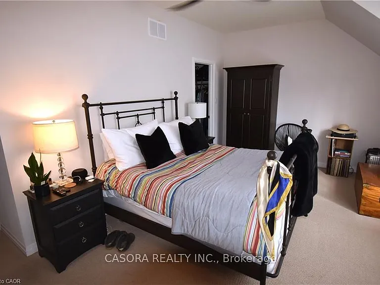 2362 New St #5 — Photo 13