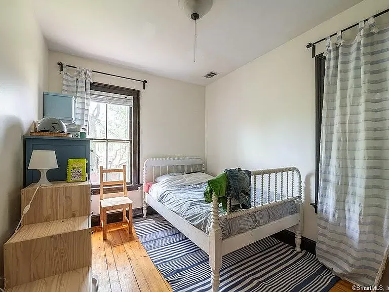 50 Linden St #2 — Photo 12