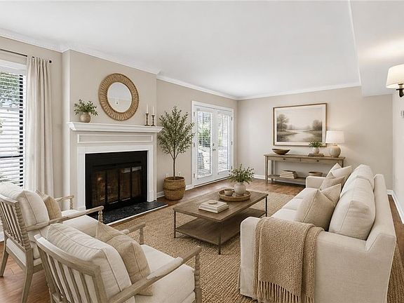 2nd image of 2318 Colonial Dr NE