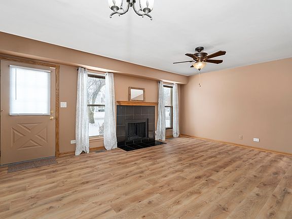 4th image of 2656 Country Oaks Ct