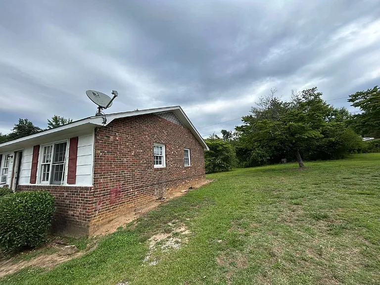 111 Audrey Dr — Photo 10