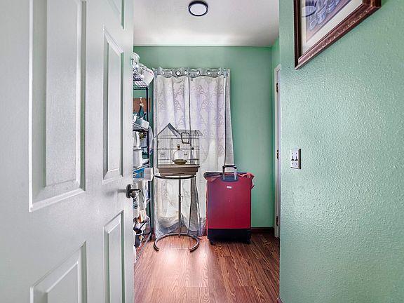 4th image of 3060 Shenandoah Dr