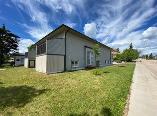 9502 102nd Ave #1A, Grande Prairie, AB T8V 0Z6