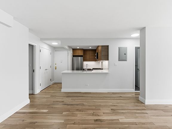 5th image of 360 E 65th St APT 8A