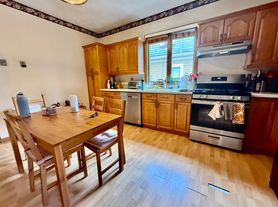 82 Bromfield Rd