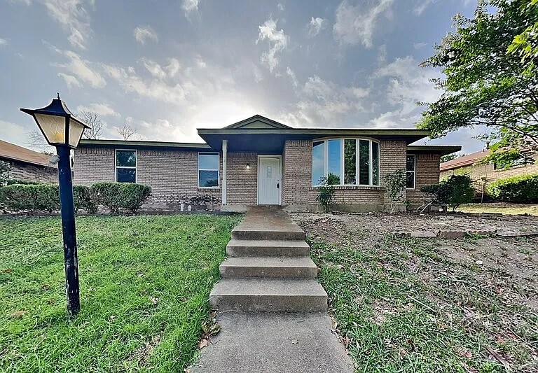 7624 Oak Garden Trl — Photo 1