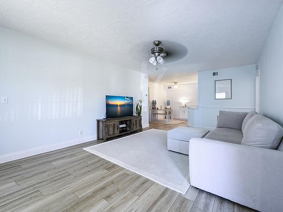 5th image of 4205 S 57th Avenue #D