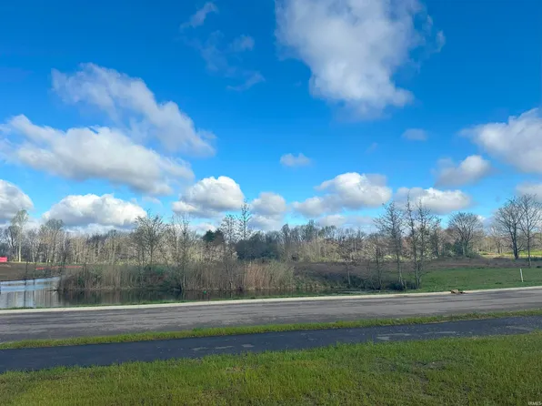 2198 Victoria Woods Dr, Boonville, IN 47601