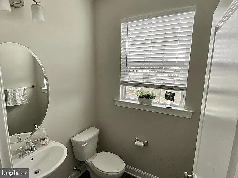 154 Woodwinds Dr — Photo 4