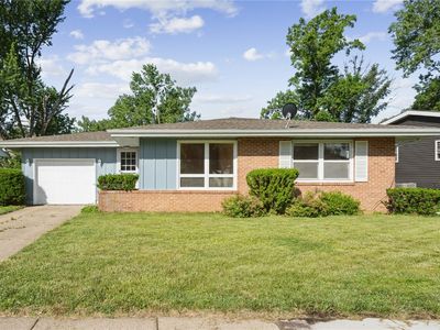 243 Crandall Dr NE, Cedar Rapids, IA, 52402