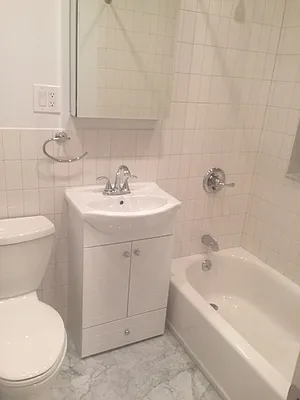 Rented by PMG Real Estate  | media 10
