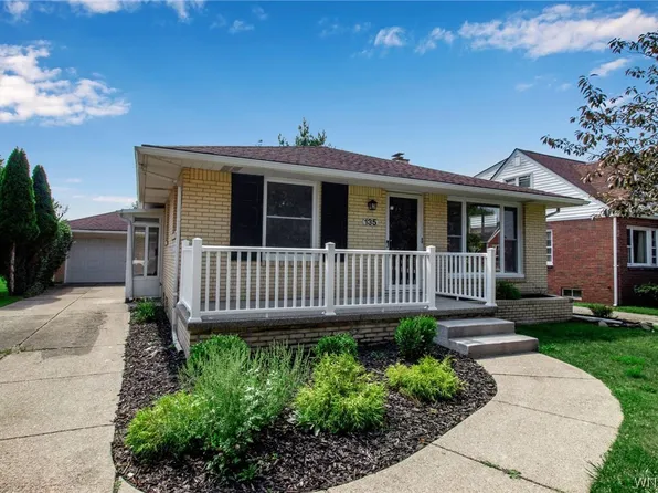 135 Meadowbrook Dr, Lackawanna, NY 14218