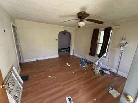 4th image of 814 Lynn St