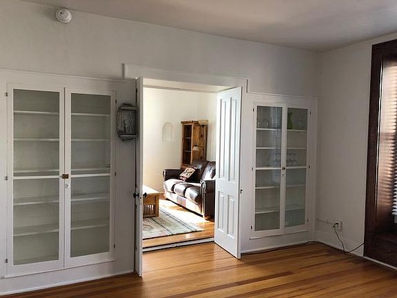 2nd image of 129 E De Vargas St