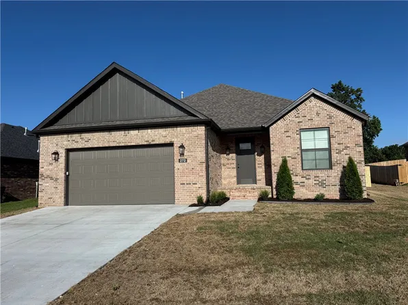 272 Nebo St, Prairie Grove, AR 72753