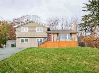 53 Flamingo Dr, Halifax, NS B3M1S8