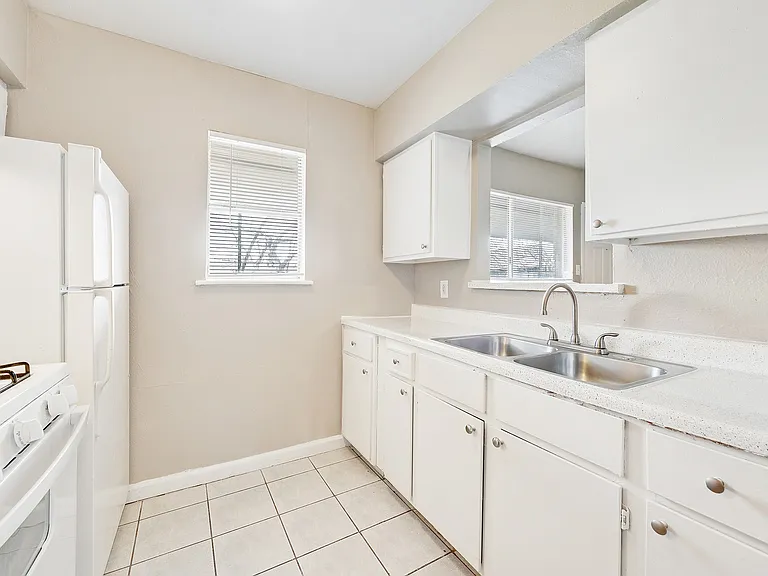 Orchard Hills Apartments Kitchen