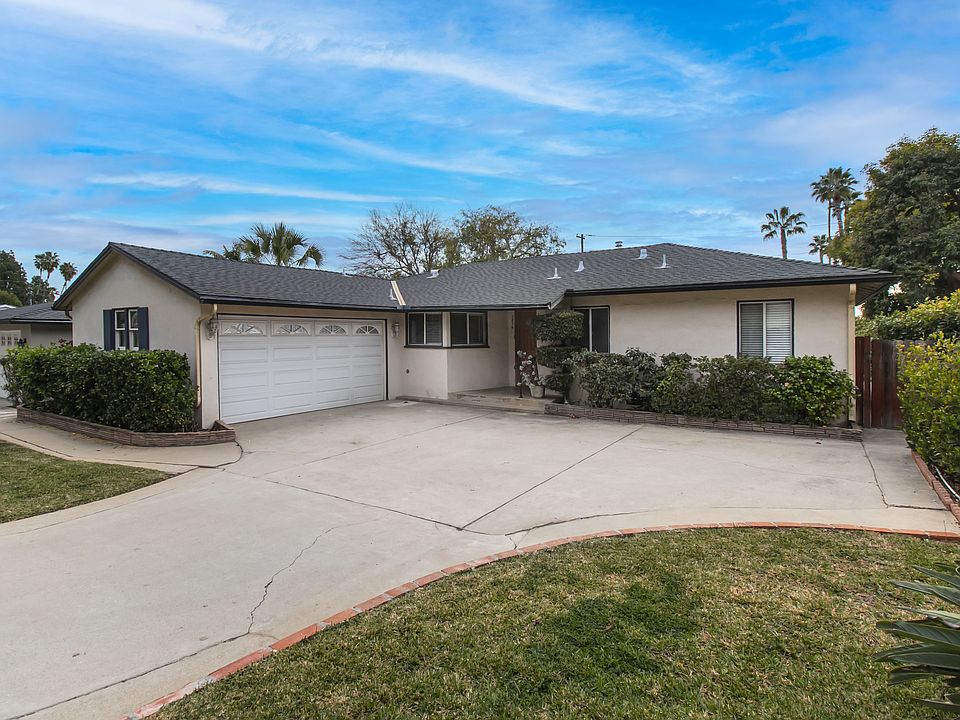 1st image of 3834 Mayfair Dr