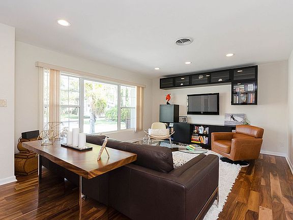5th image of 7959 Garden Dr N