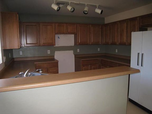 4th image of 856 E MAYFIELD --