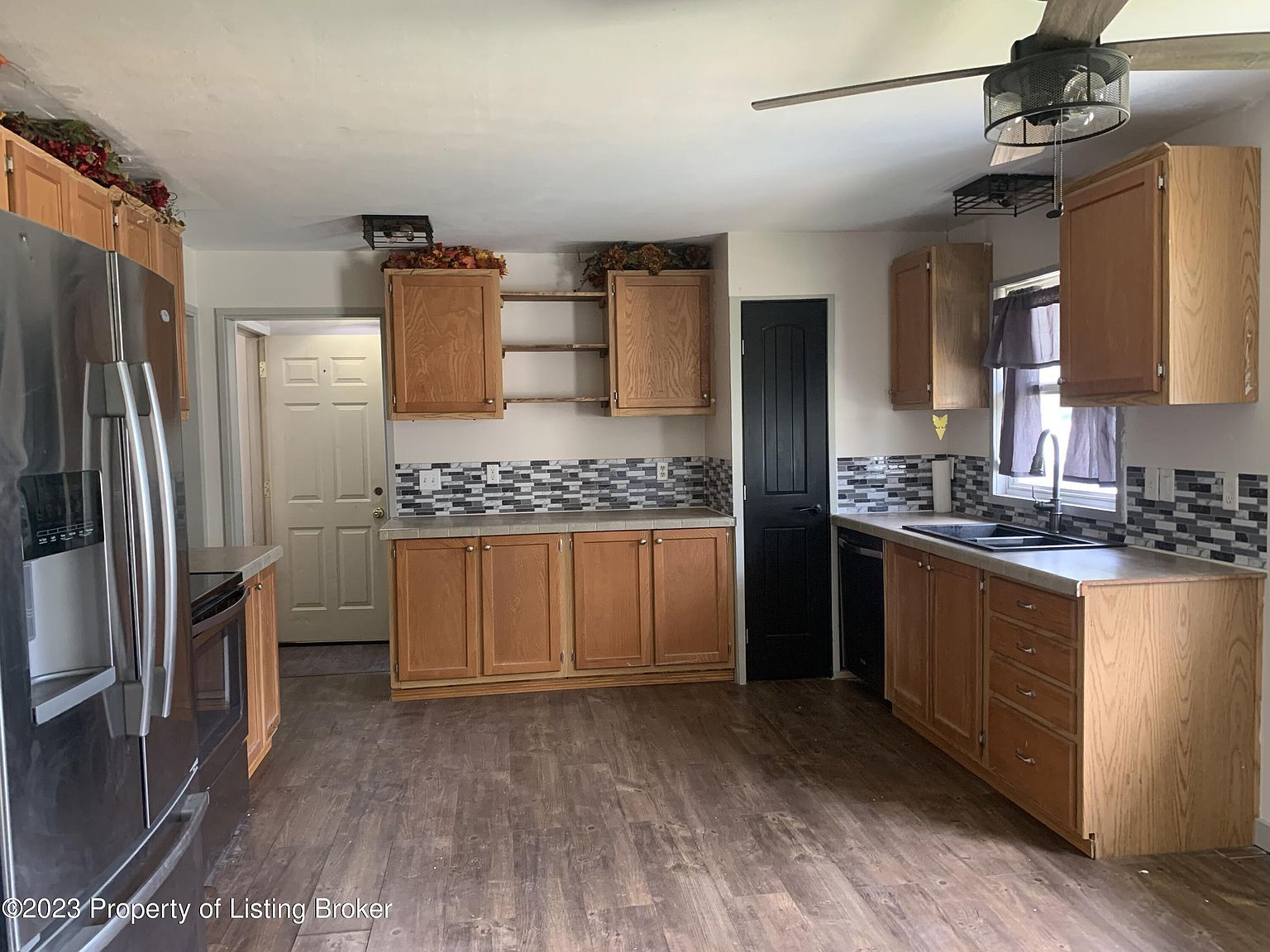 918 4th Ave E, Dickinson, ND 58601 MLS 23688 Zillow