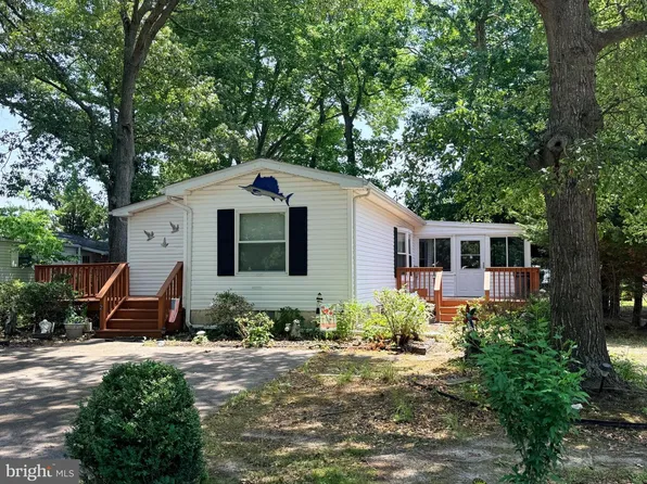 2 Anchor Way Dr, Berlin, MD 21811