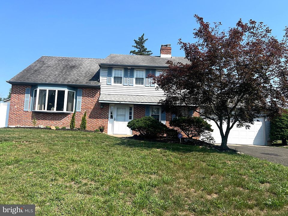 1st image of 2 Thornhill Rd