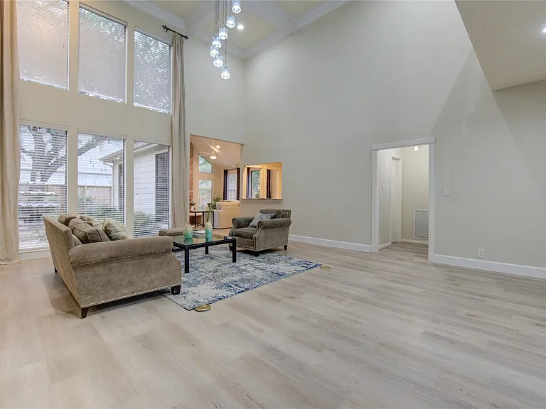 714 Last Arrow Dr — Photo 8