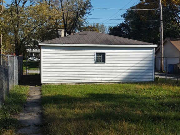 4th image of 15429 Ashland Ave