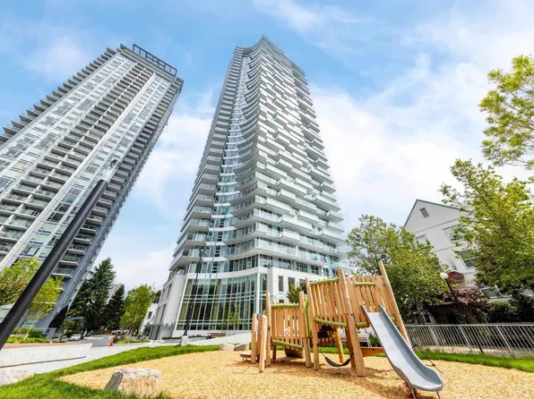 13768 100th Ave #2001, Surrey, BC V3T 0V2