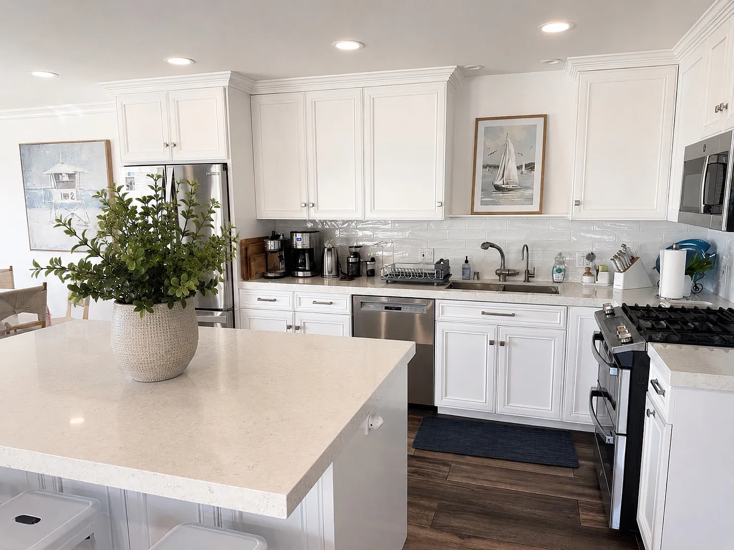 3 bed, 2.5 bath, 2100 sqft, $10,000 — Photo 4