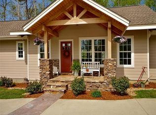 87 Hyde Well Dr, Hendersonville, NC 28792