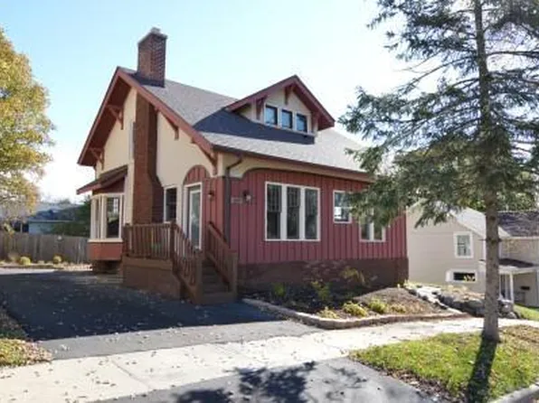 409 S 5th St, Stoughton, WI 53589