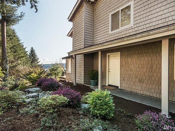 2nd image of 317 39th Avenue Ct NW