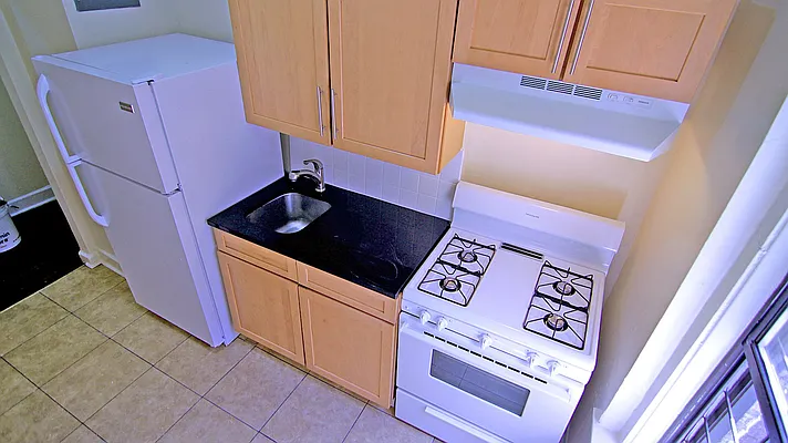 Rented by Tryax Realty Management | media 4