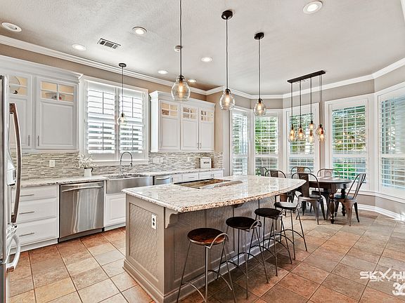 4th image of 1863 E Brookhaven Dr
